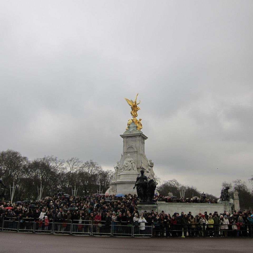 How To Visit Buckingham Palace - The Adventuring Millennial