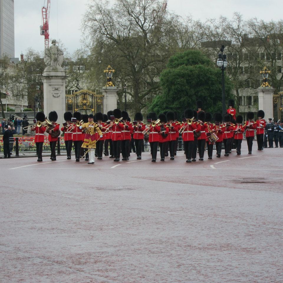 How To Visit Buckingham Palace - The Adventuring Millennial